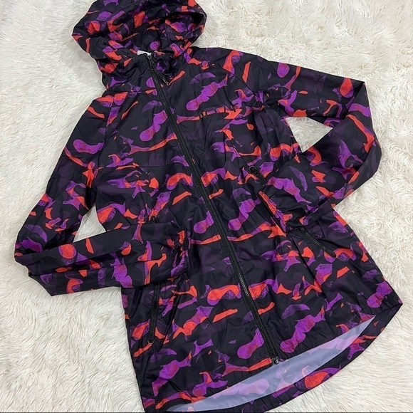 Nike T/F Camo Windrunner Purple Camo Lightweight Women's Jacket Small - Picture 3 of 13